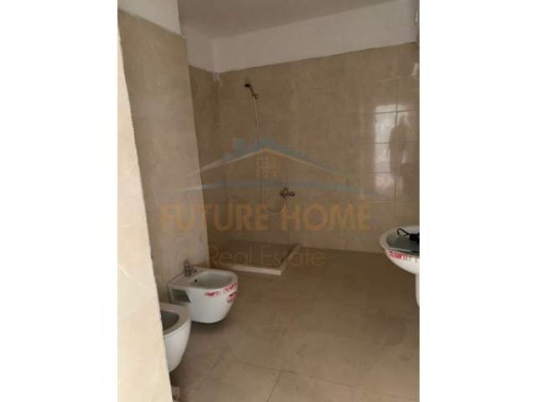 Tirane, jepet me qera apartament per zyra 2+1+BLK Kati 5, 123 m² 450 Euro (Rruga e Kavajes)
