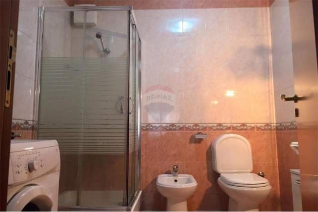 Tirane, jap me qera apartament 2+1 75 m² 550 Euro (myslym shyri)
