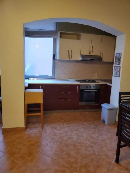 Tirane, jepet me qera apartament 1+1 Kati 4, 65 m² 390 Euro (Myslym Shyr)