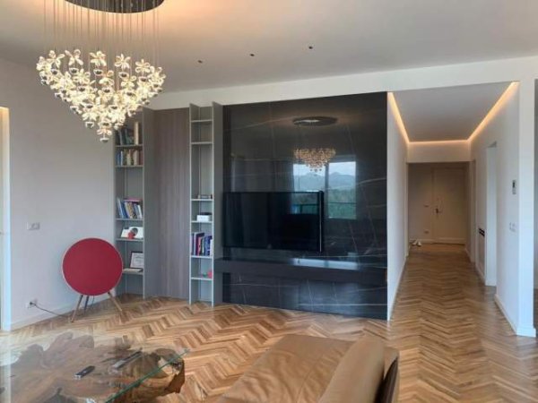 Tirane, jepet me qera apartament 1+1+BLK 150 m² 2.000 Euro (Air Albania)