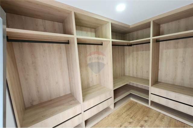 Tirane, jepet me qera apartament 202 m² 2.000 Euro (TEGU)