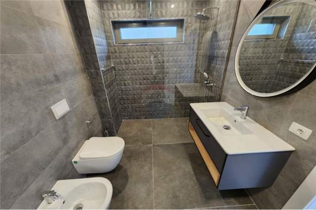 Tirane, jepet me qera apartament 202 m² 2.000 Euro (TEGU)