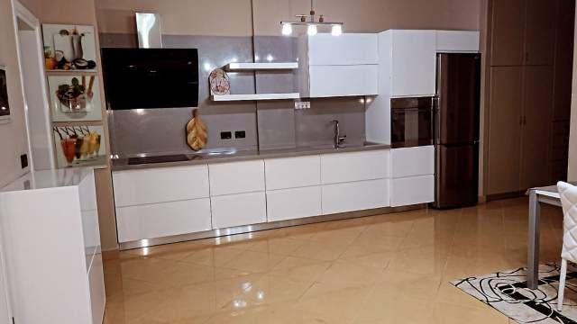 Tirane, jepet me qera apartament 2+1+BLK 140 m² 1.550 Euro (Blloku)