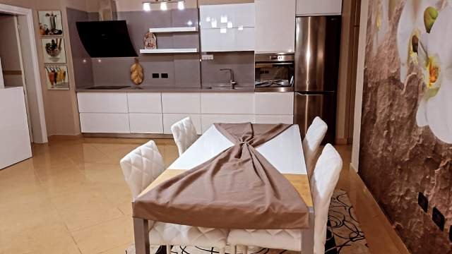 Tirane, jepet me qera apartament 2+1+BLK 140 m² 1.550 Euro (Blloku)
