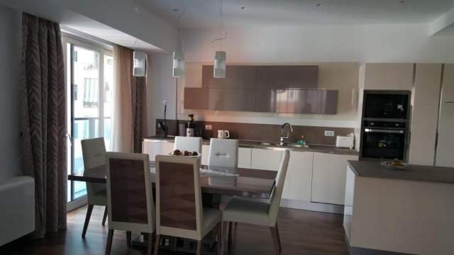 Tirane, jepet me qera apartament 2+1+BLK Kati 6, 150 m² 1.700 Euro (Air Albania)