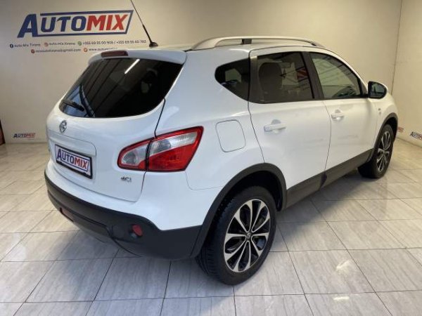 Tirane, shes xhip Nissan qashqai Viti 2012, 11.200 Euro