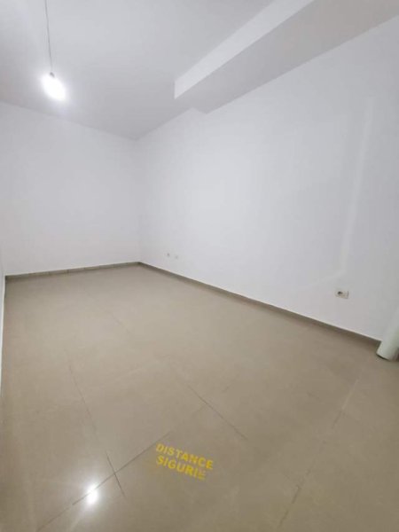 Tirane, shitet ambjent biznesi Kati 1, 140 m² 125.000 Euro (3 deshmoret)