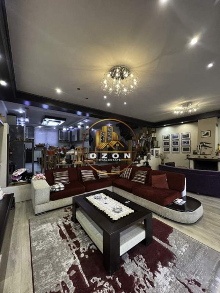 Tirane, jepet me qera Vile 3 Katshe Kati 1, 272 m² 3.000 Euro (Kodra e Diellit)
