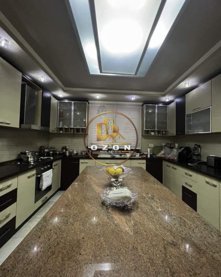 Tirane, jepet me qera Vile 3 Katshe Kati 1, 272 m² 3.000 Euro (Kodra e Diellit)