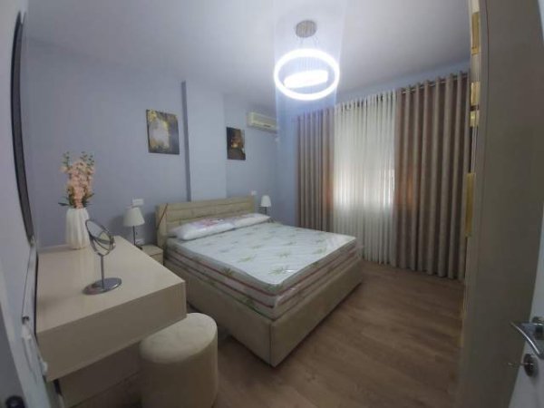 Tirane, jepet me qera apartament 2+1+BLK Kati 2, 100 m² 700 Euro (21 Dhjetori)