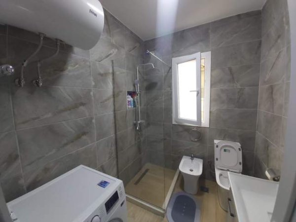 Tirane, jepet me qera apartament 2+1+BLK Kati 2, 100 m² 700 Euro (21 Dhjetori)