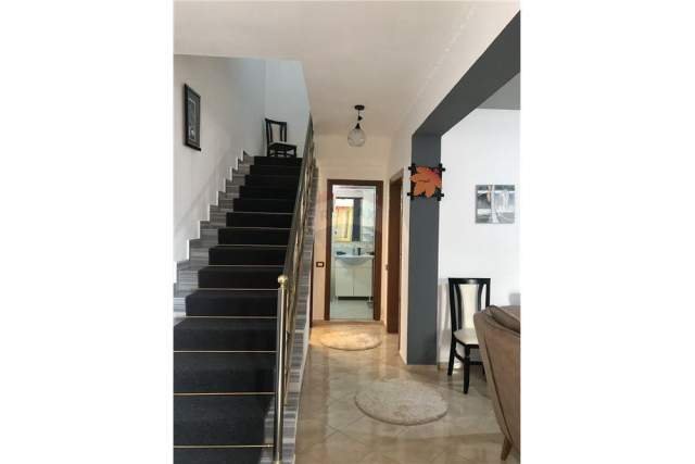 Tirane, jepet me qera apartament 2+1+BLK Kati 2, 80 m² 350 Euro (Rrethrrotullimi i Shkozës)