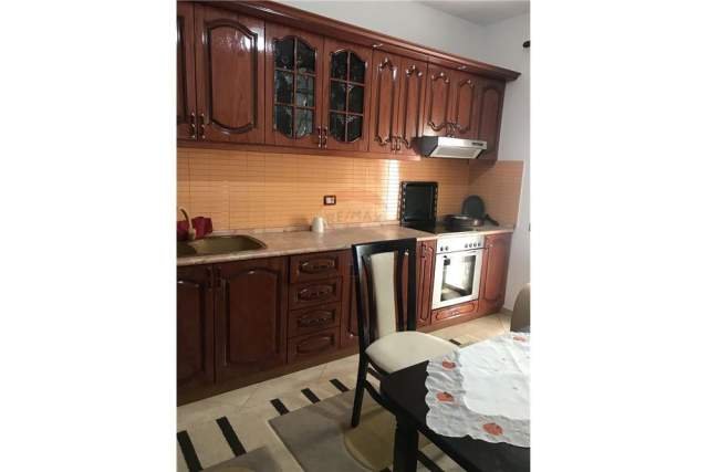 Tirane, jepet me qera apartament 2+1+BLK Kati 2, 80 m² 350 Euro (Rrethrrotullimi i Shkozës)
