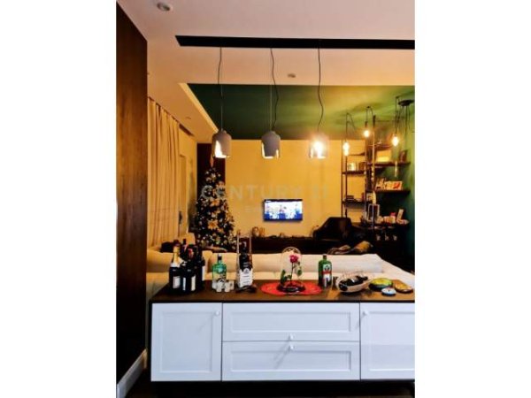 Tirane, jepet me qera apartament 2+1 Kati 3, 100 m² 600 Euro (Pazari i Ri)