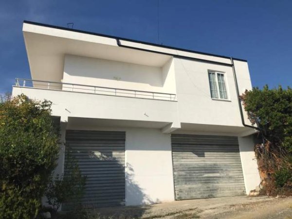 Tirane, shes shtepi private, 335 m² 200.000 Euro (Tufinë)