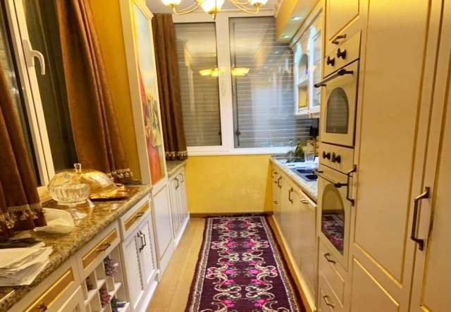 Tirane, shitet apartament 126 m² 280.000 Euro