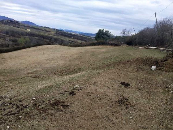 Tirane, shes toke 3.000 m² 240.000 Euro