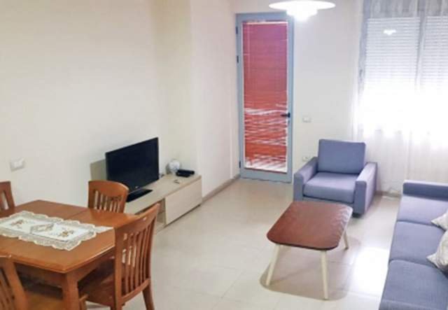 Tirane, jepet me qera apartament 80 m² 350 Euro