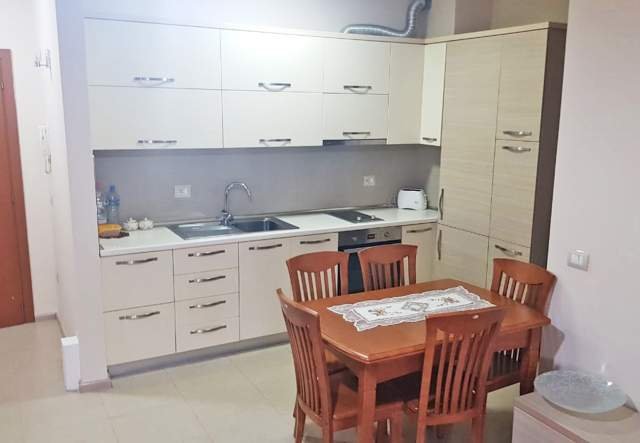 Tirane, jepet me qera apartament 80 m² 350 Euro