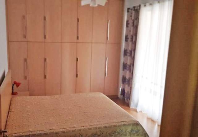 Tirane, jepet me qera apartament 80 m² 350 Euro