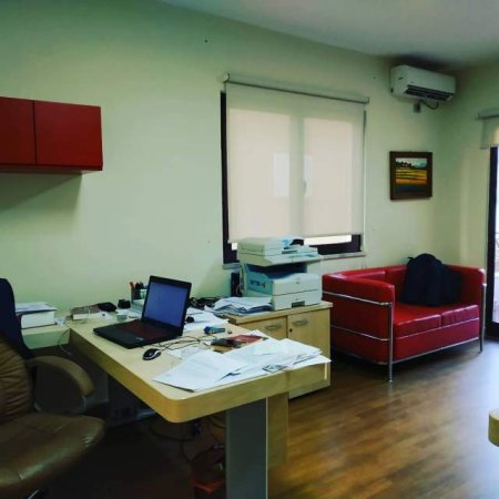 Tirane, jepet me qera zyre 130 m² 130.000 Leke