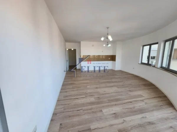 Tirane, shitet apartament 1+1+Ballkon Kati 8, 76 m² 147.000 € (Zogu i Zi)