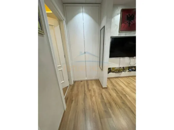 Tirane, shitet apartament 2+1 Kati 6, 105 m² 200.000 € 