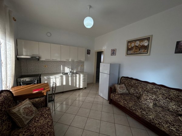 Tirane, jepet me qera apartament 1+1+Aneks+Ballkon Kati 2, 71 m² 320 € (laprake)