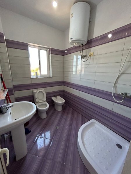 Tirane, jepet me qera apartament 1+1+Aneks+Ballkon Kati 2, 71 m² 320 € (laprake)