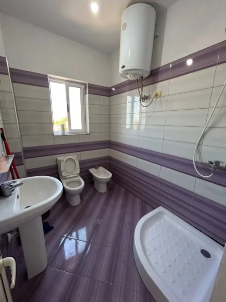 Tirane, jepet me qera apartament 1+1+Aneks+Ballkon Kati 2, 71 m² 320 € (laprake)