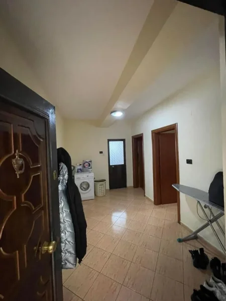 Tirane, shitet apartament 2+1+Aneks+Ballkon Kati 0, 118 m² 163.000 € (rruga e kavajes)