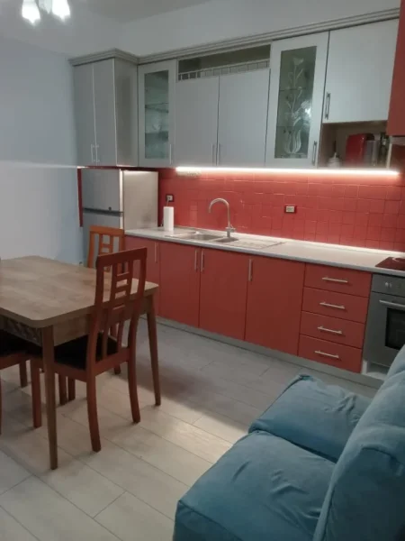 Tirane, jepet me qera apartament 2+1+Ballkon Kati 1, 102 m² 750 € (MYSLYM SHYRI)