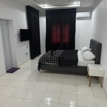 Tirane, jepet me qera garsonier 1+1 Kati 2, 30 m² 580 € (RRUGA E ELBASANIT)