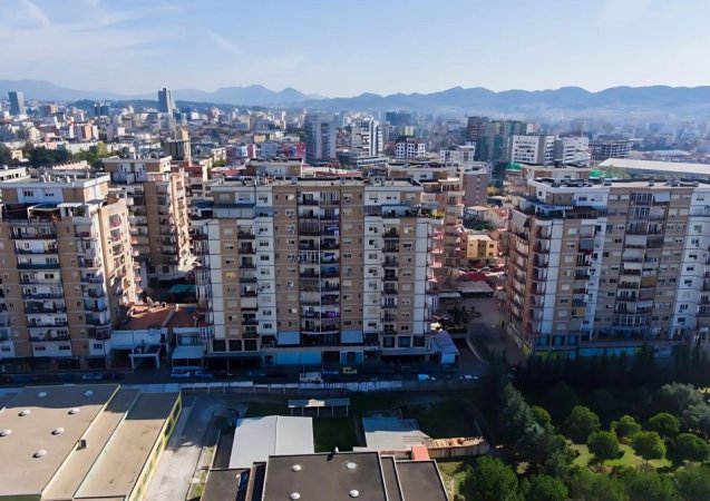 Tirane, jepet me qera apartament 1+1 Kati 3, 30 m² 300 € (Don Bosko)
