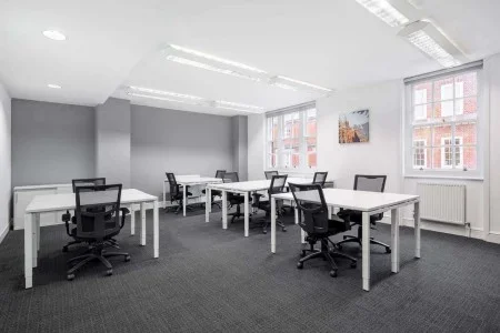 Tirane, jepet me qera zyre Kati 2, 145 m² 1.400 € (bllok)