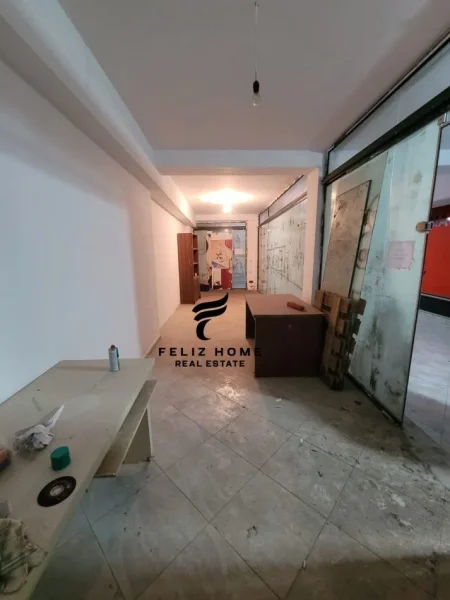 Tirane, jepet me qera dyqan Kati -1, 34 m² 34.000 € (21 DHJETORI)