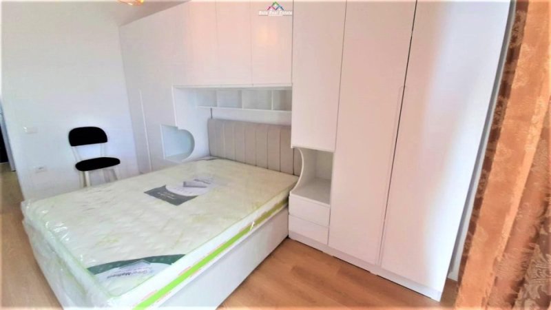 Tirane, jepet me qera apartament 1+1+Ballkon Kati 10, 70 m² 600 € (farmacia 10)