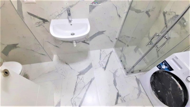 Tirane, jepet me qera apartament 1+1+Ballkon Kati 10, 70 m² 600 € (farmacia 10)