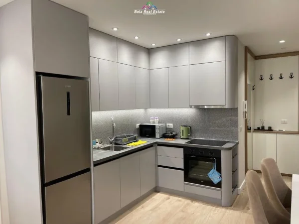 Tirane, shes apartament 2+1 Kati 4, 94 m² 140.000 € (cassa italia)