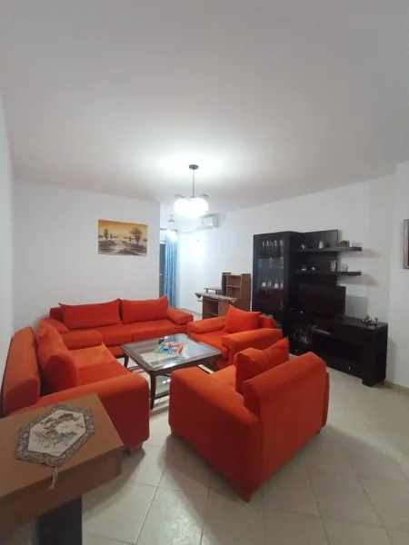 Tirane, jepet me qera apartament 2+1+Aneks+Ballkon Kati 3, 114 m² 700 € (zogu i zi)