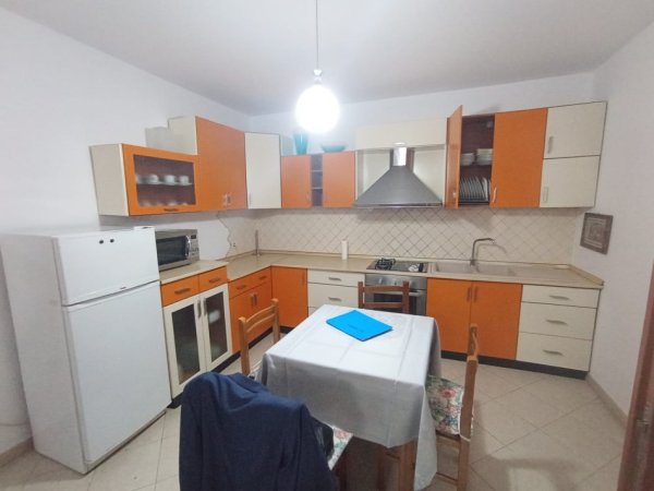 Tirane, jepet me qera apartament 2+1+Aneks+Ballkon Kati 3, 114 m² 700 € (zogu i zi)