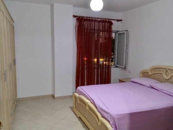 Tirane, jepet me qera apartament 2+1+Aneks+Ballkon Kati 3, 114 m² 700 € (zogu i zi)