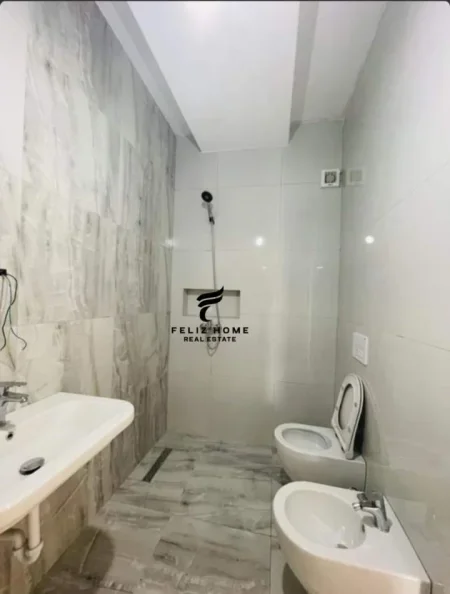 Tirane, shitet apartament 3+1 Kati 9, 119 m² 215.100 € (BULEVARDI I RI)