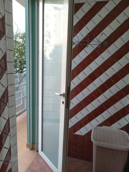 Tirane, jepet me qera apartament 2+1 Kati 3, 120 m² 750 € (myslym shyr)