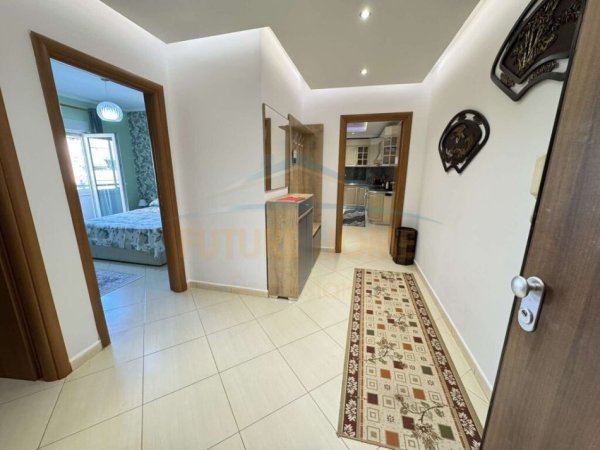 Tirane, jepet me qera apartament 2+1 Kati 5, 92 m² 900 € (Air Albania)