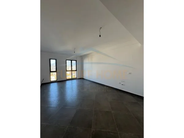 Tirane, shitet apartament 2+1 Kati 7, 97 m² 185.000 € (RRUGA E DIBRES FARMACIA 10)