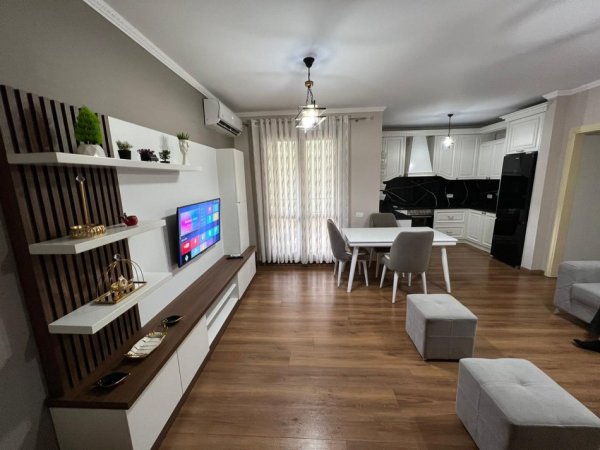 Tirane, jepet me qera apartament 2+1 Kati 2, 93 m² 700 € 