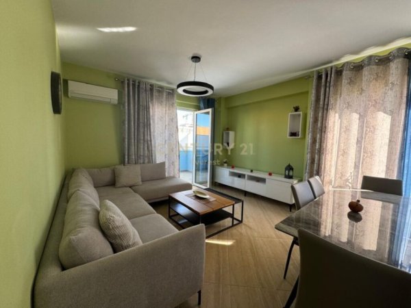 Tirane, jepet me qera apartament 2+1+Aneks+Ballkon Kati 6, 82 m² 750 € (Jordan misja)