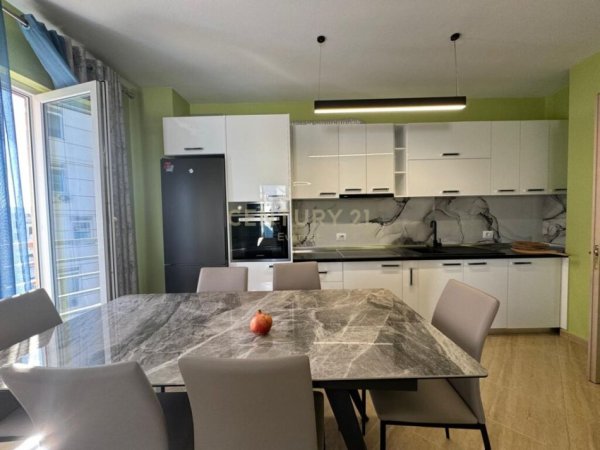 Tirane, jepet me qera apartament 2+1+Aneks+Ballkon Kati 6, 82 m² 750 € (Jordan misja)