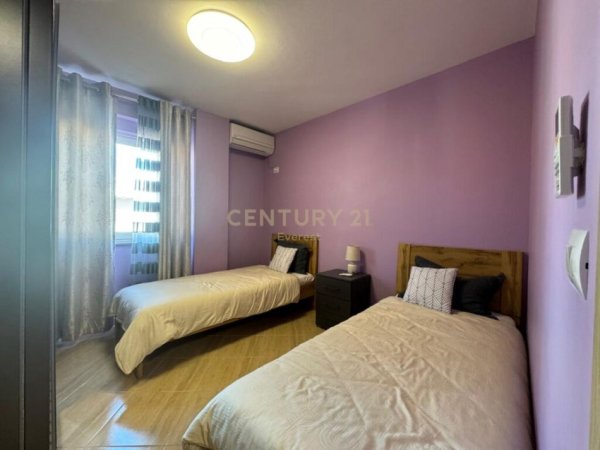 Tirane, jepet me qera apartament 2+1+Aneks+Ballkon Kati 6, 82 m² 750 € (Jordan misja)